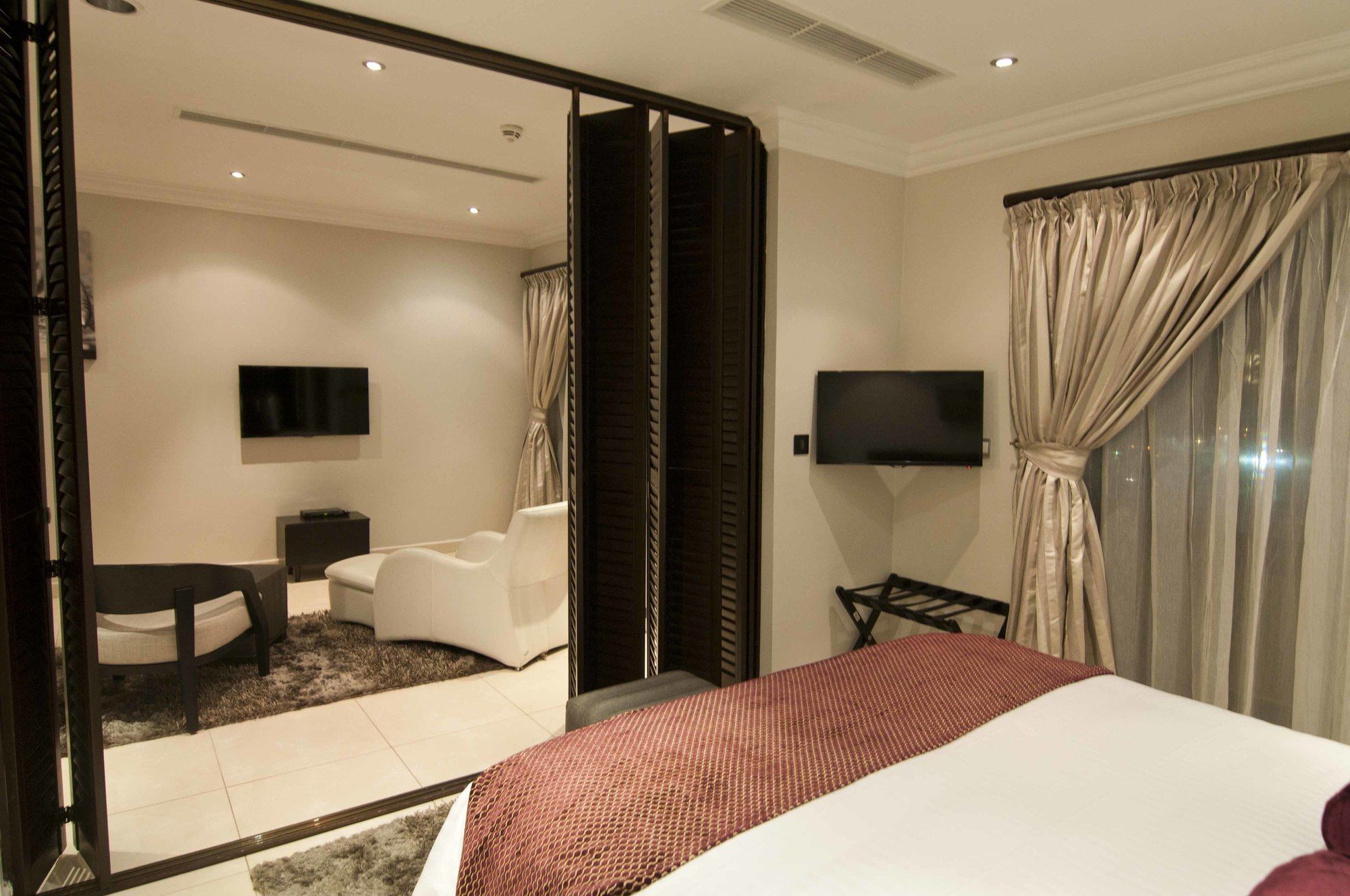 L'Eola Suites Abuja Exteriör bild