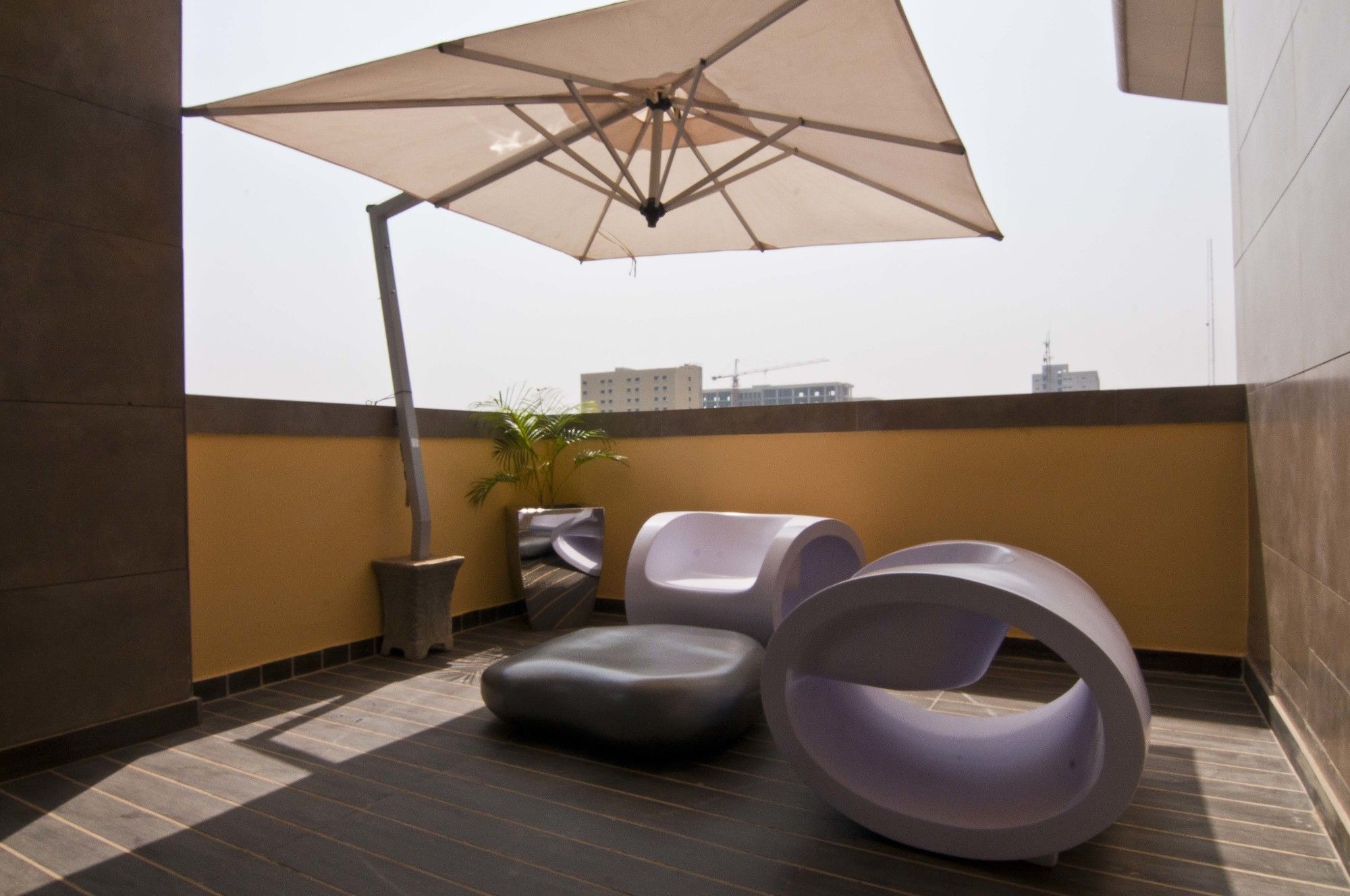 L'Eola Suites Abuja Exteriör bild
