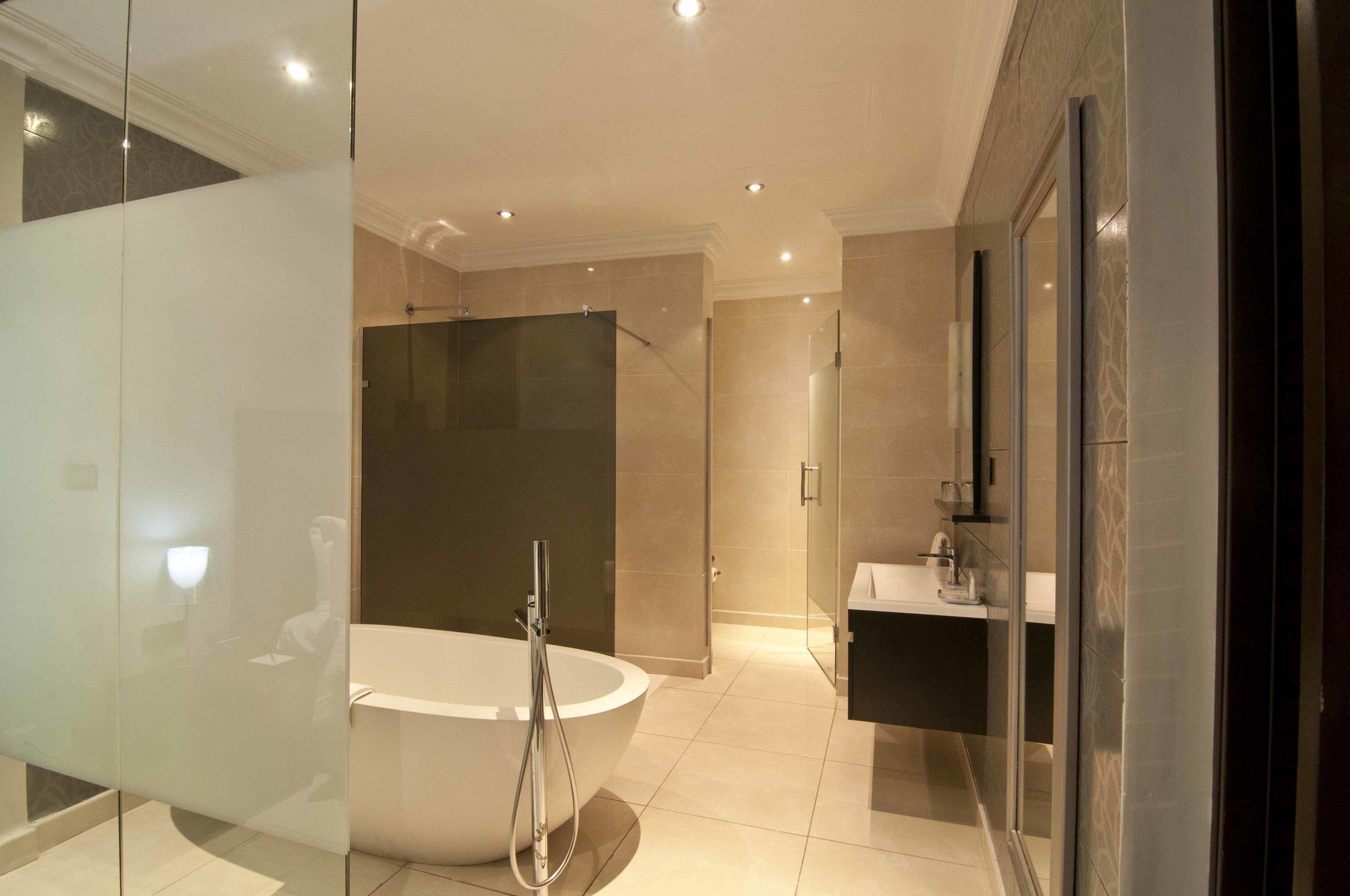 L'Eola Suites Abuja Exteriör bild