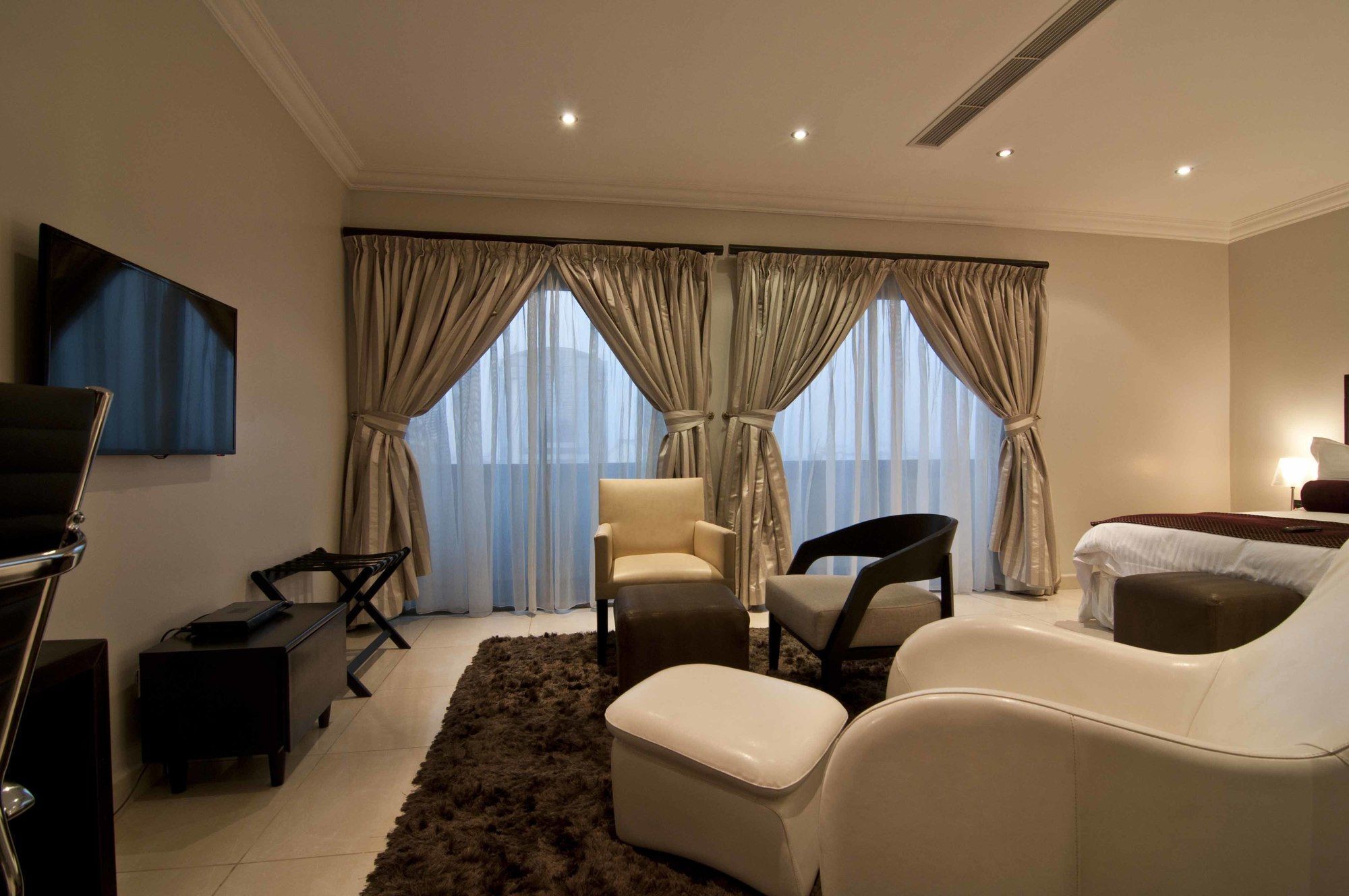 L'Eola Suites Abuja Exteriör bild