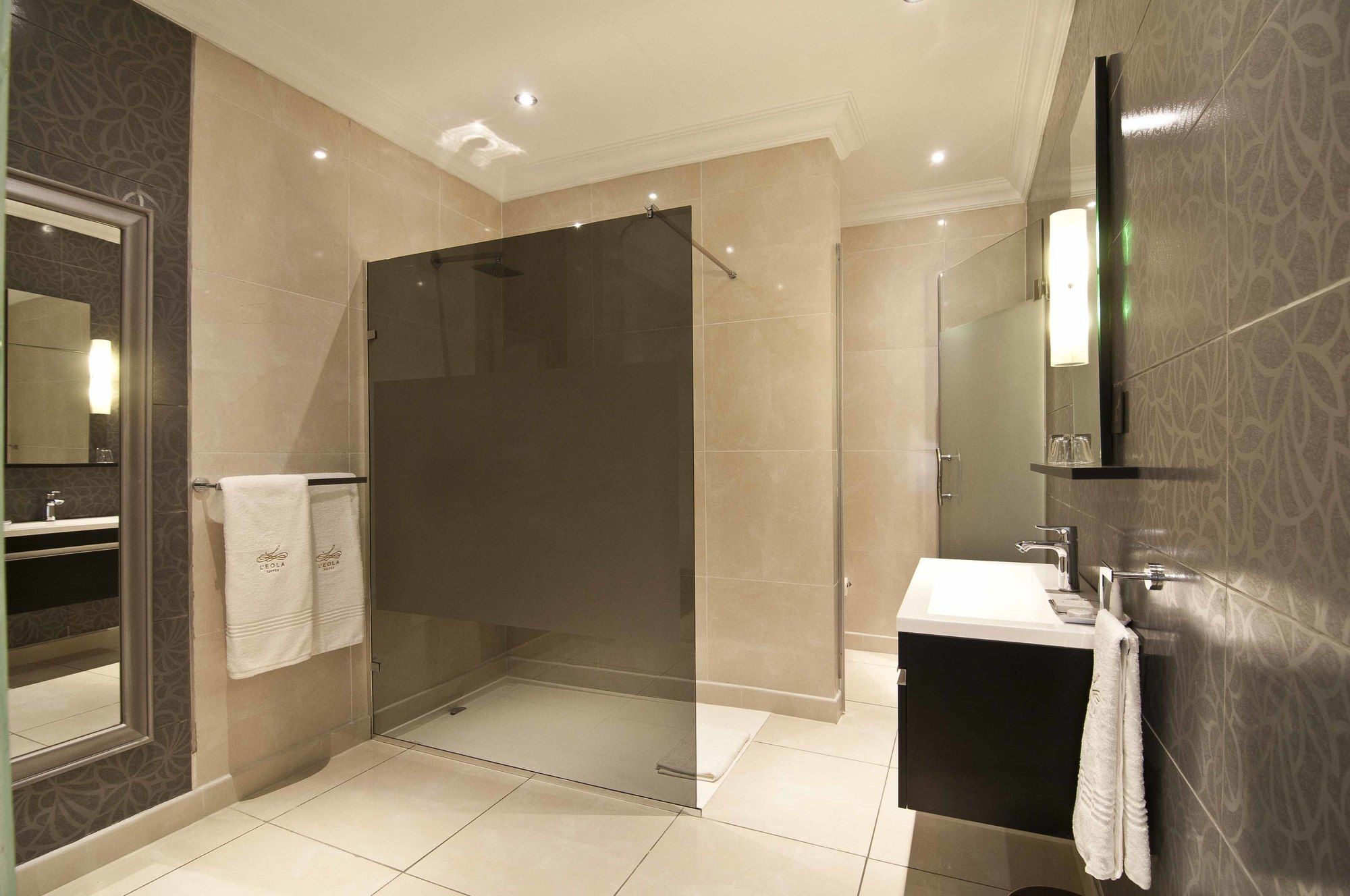 L'Eola Suites Abuja Exteriör bild
